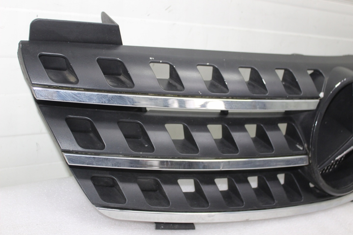 Mercedes-Benz M-Klasse W164 Kühlergrill FRONTGRILL Kühlergitter A1648800885 - Thumbnail 4