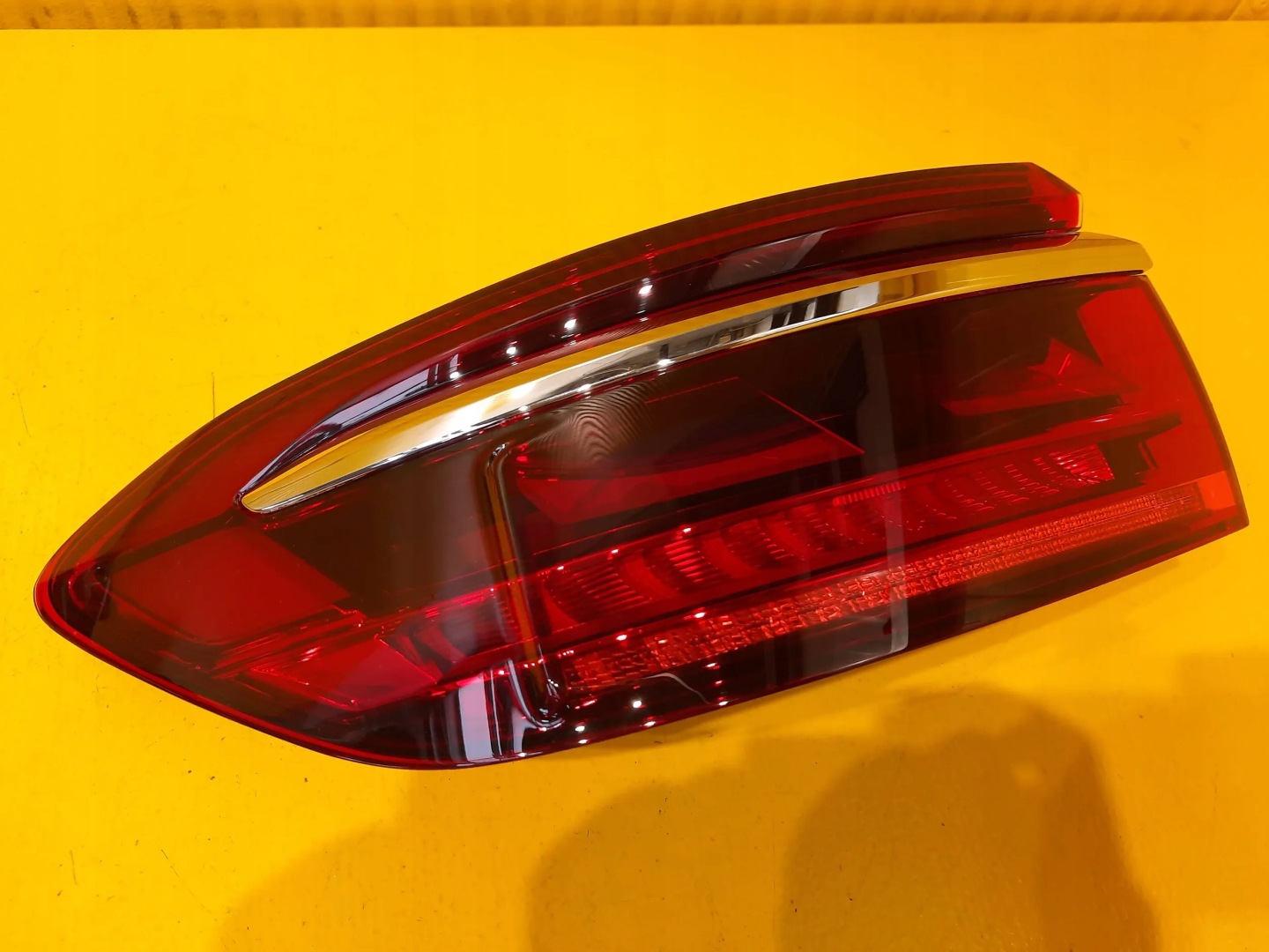 Audi A8 Rückleuchte 4N0945207M Rearlamp - Thumbnail 5