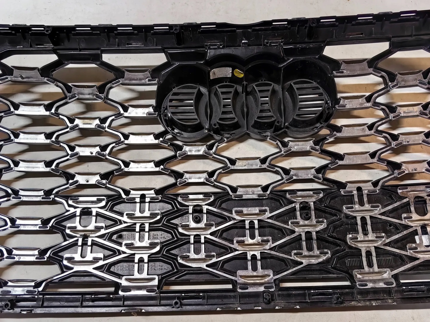 Audi Q3 Kühlergrill FRONTGRILL Kühlergitter 83F853651 - Thumbnail 9