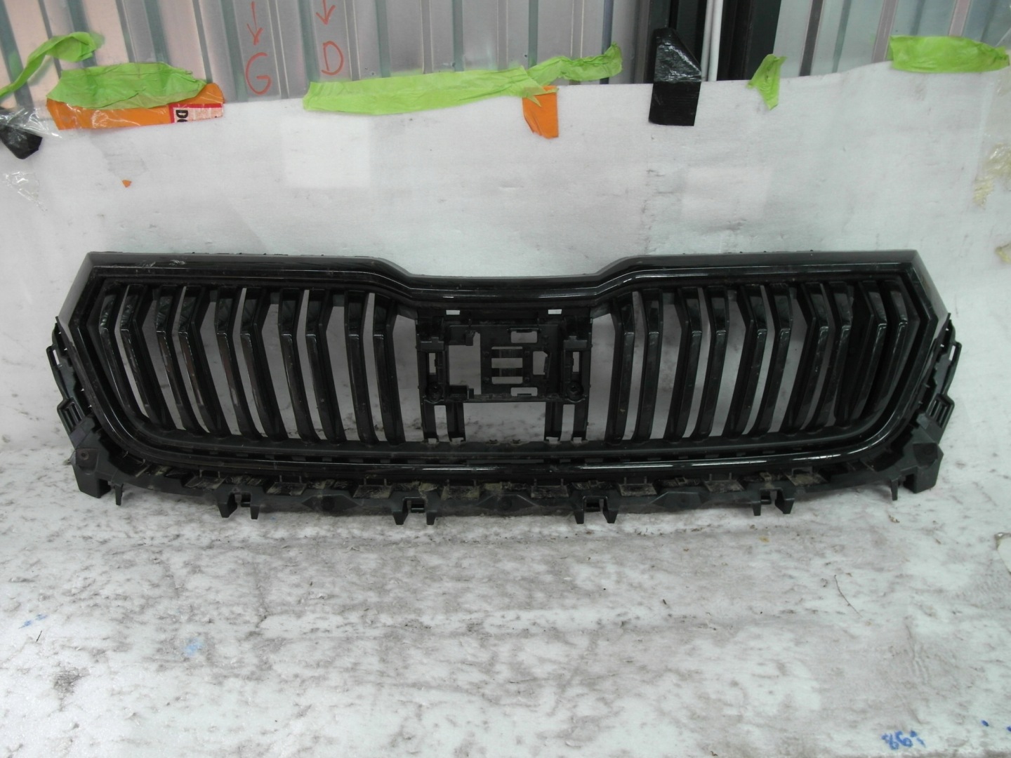 Skoda Kodiaq 565 Kühlergrill FRONTGRILL Kühlergitter 565853653C - Thumbnail 1