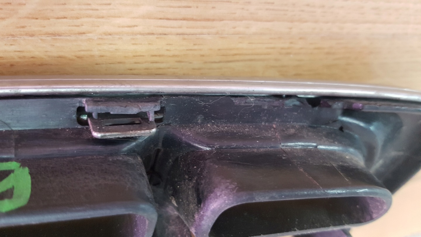 Volvo S70/V70/XC70 V70 Kühlergrill FRONTGRILL Kühlergitter 31255500 - Thumbnail 8