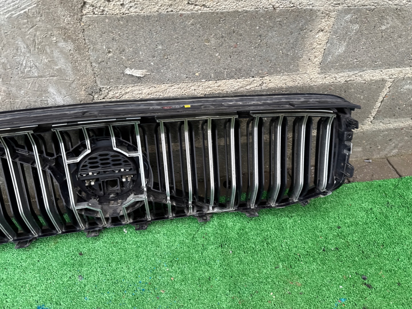 Volvo XC40 Kühlergrill FRONTGRILL Kühlergitter 31479417OR - Thumbnail 10