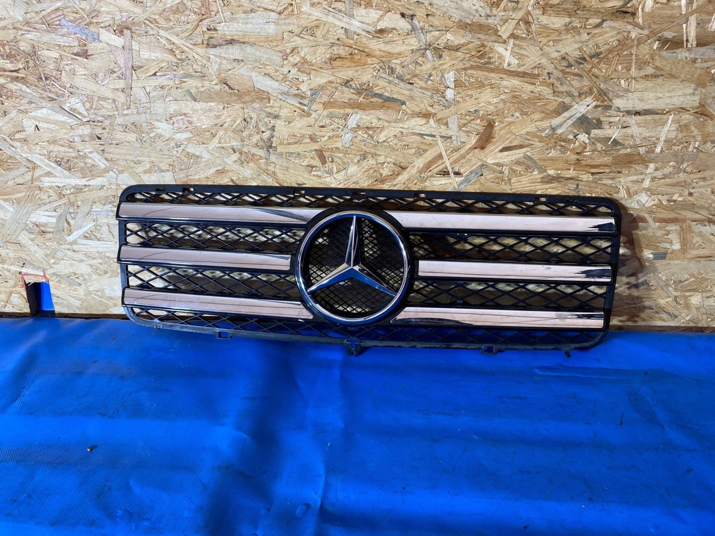 Mercedes-Benz G-Klasse W463 Kühlergrill FRONTGRILL Kühlergitter A4638880223 - Thumbnail 1