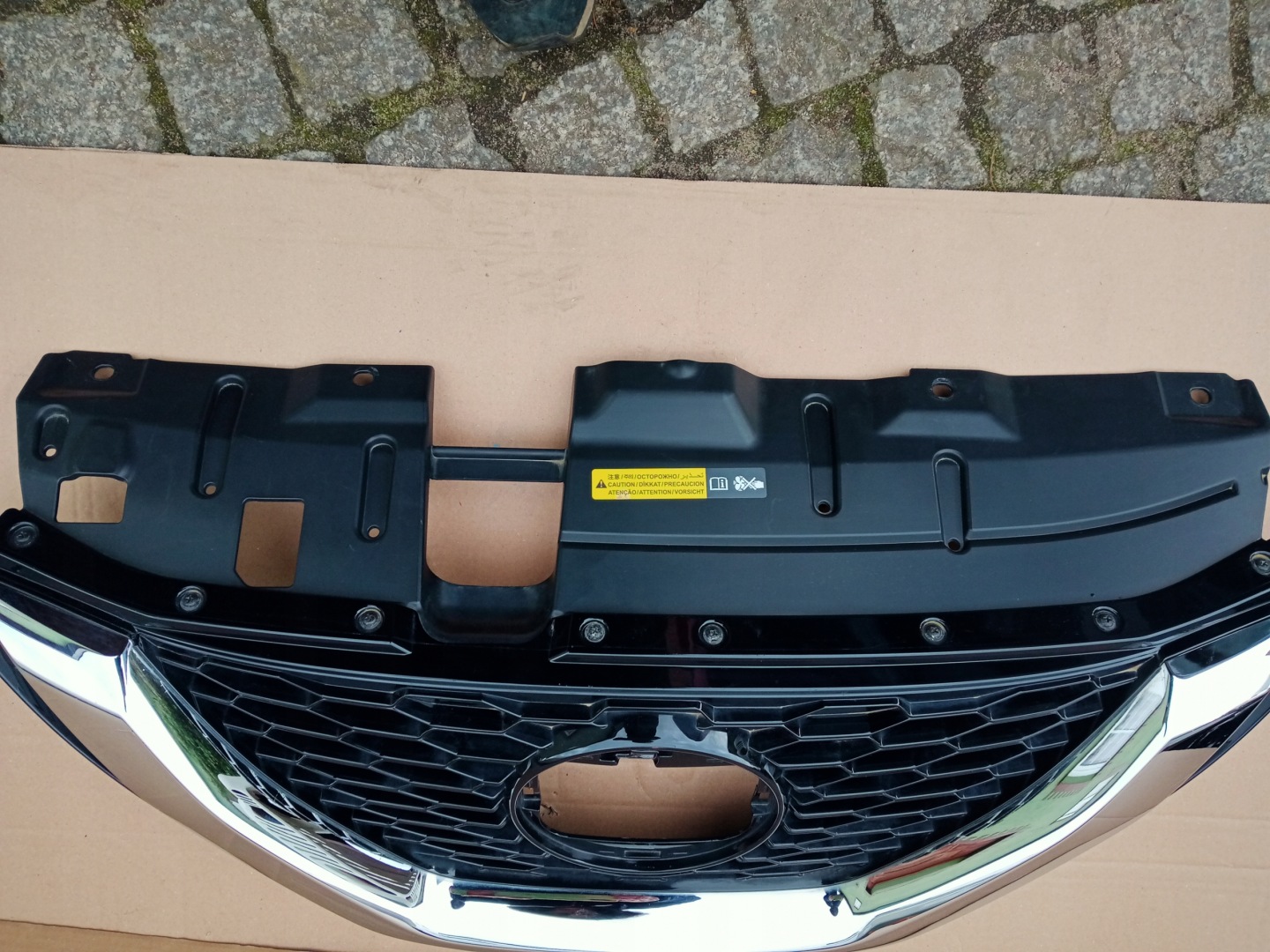 Nissan Qashqai J11 Kühlergrill FRONTGRILL Kühlergitter 62310HV362 - Thumbnail 8