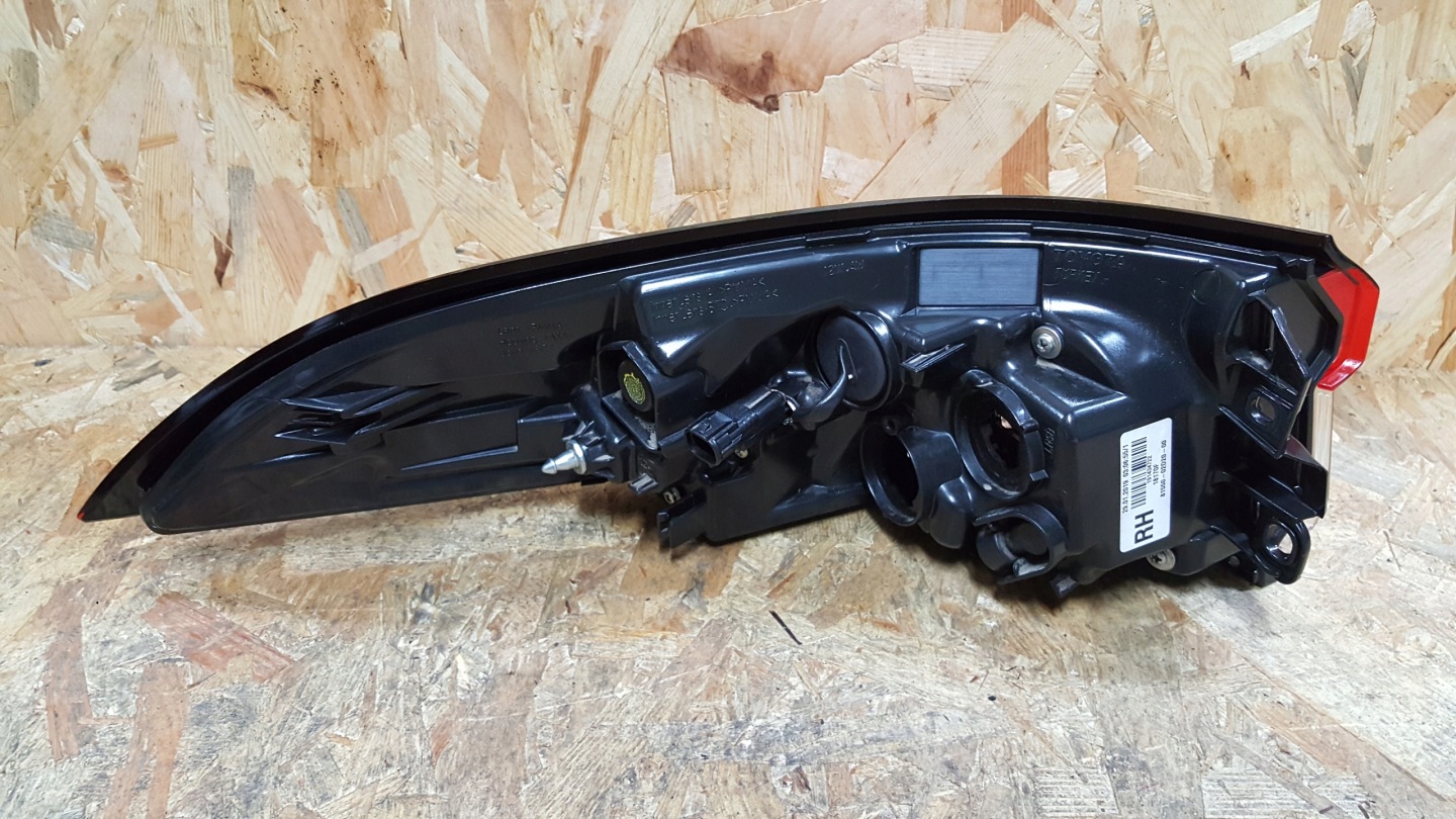Toyota Corolla E210 Rückleuchte Rearlamp - Thumbnail 2