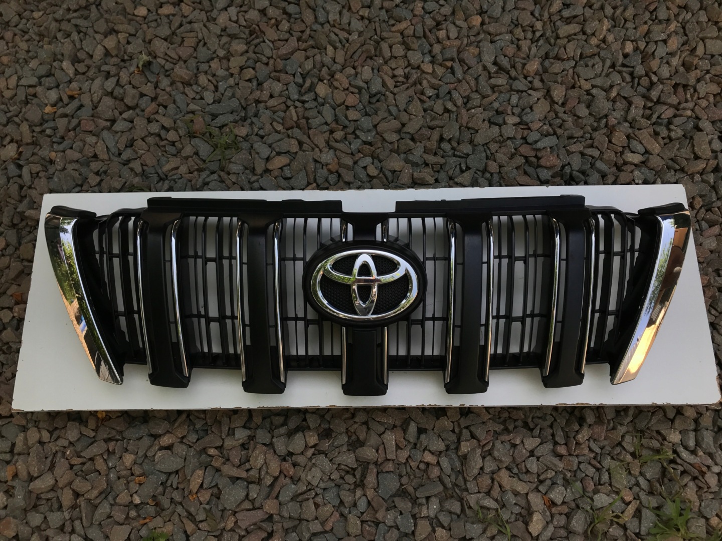 Toyota Land Cruiser J8/J10/J20 J8 Kühlergrill FRONTGRILL Kühlergitter - Thumbnail 1