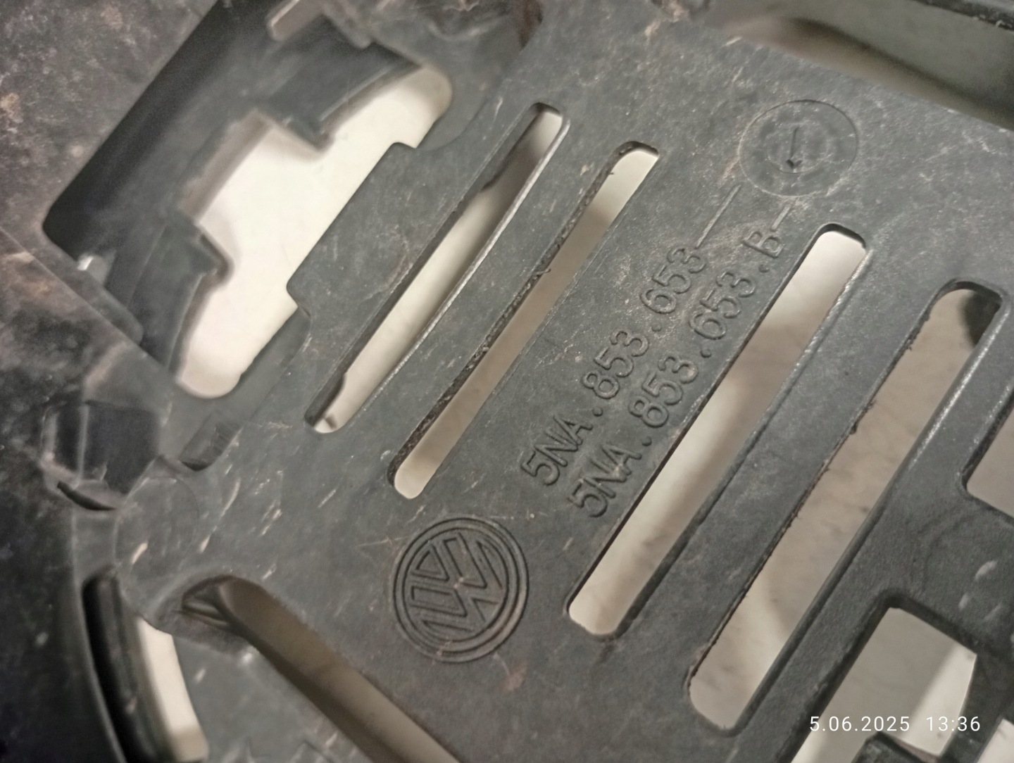 VW Tiguan Kühlergrill FRONTGRILL Kühlergitter 5NA853653B - Thumbnail 7