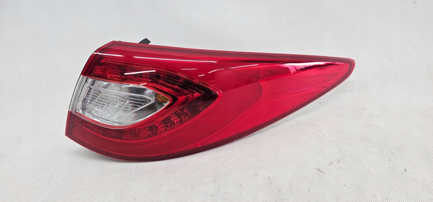 Hyundai ix35 EL Rückleuchte 924022Y5 Rearlamp - Thumbnail 1