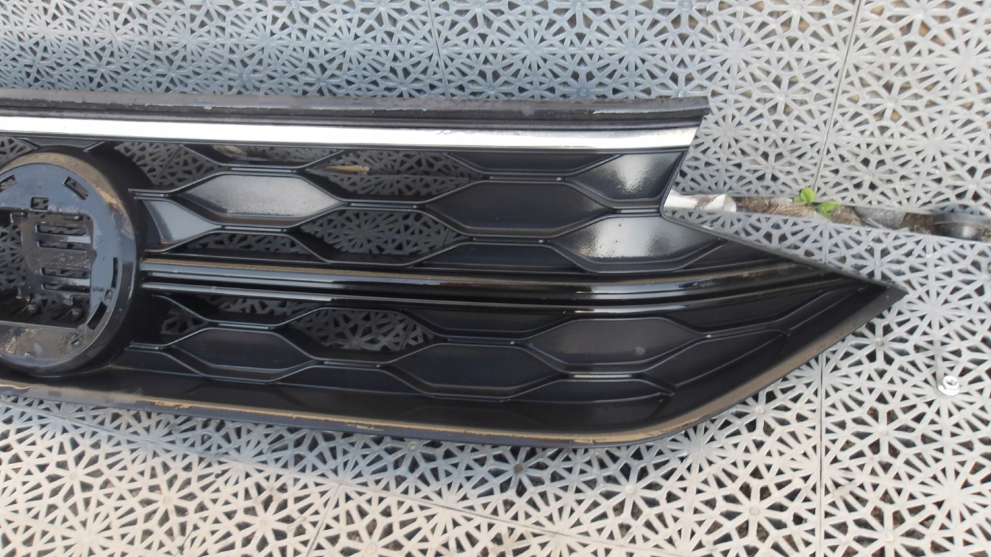 VW Taigo Kühlergrill FRONTGRILL Kühlergitter 2G7853655AT - Thumbnail 3