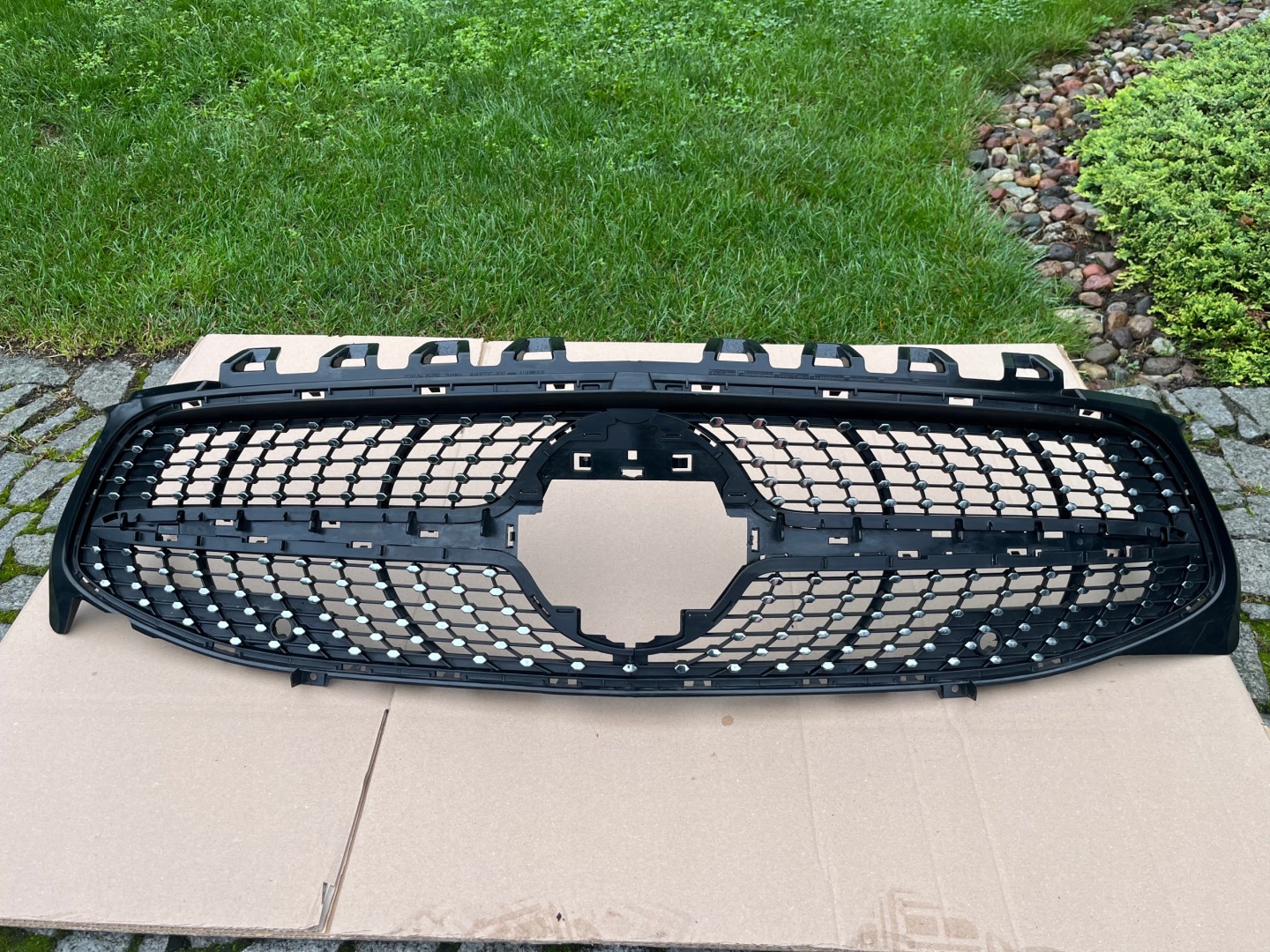 Mercedes-Benz CLA C118 Kühlergrill FRONTGRILL Kühlergitter A1188880000 - Thumbnail 1