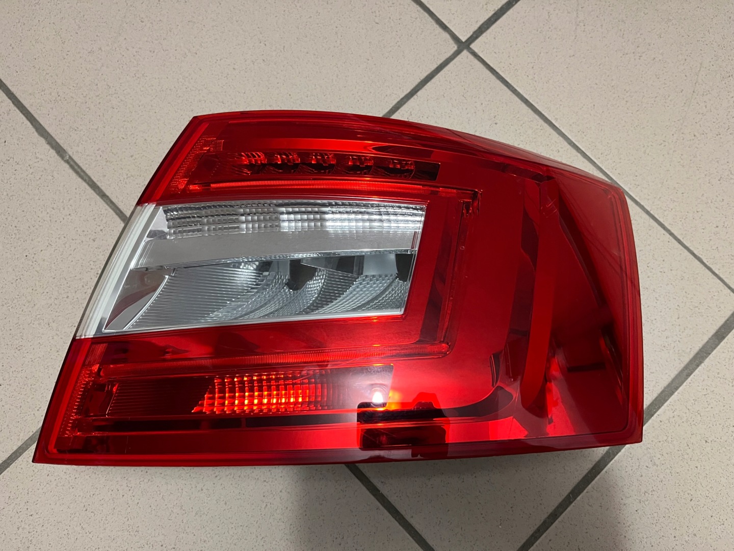 Skoda Octavia 1U Rückleuchte Rearlamp - Thumbnail 1