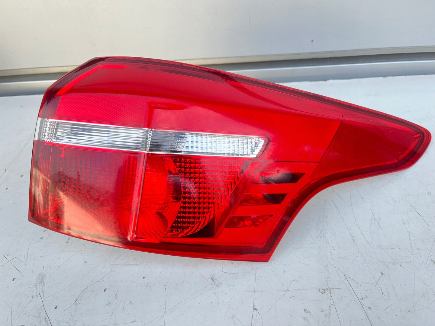 Ford Focus III Mk3 Rückleuchte F1EB13404 Rearlamp - Thumbnail 1
