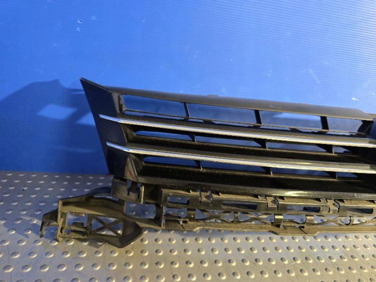 VW Caddy Kühlergrill FRONTGRILL Kühlergitter 2K5853651 - Thumbnail 7