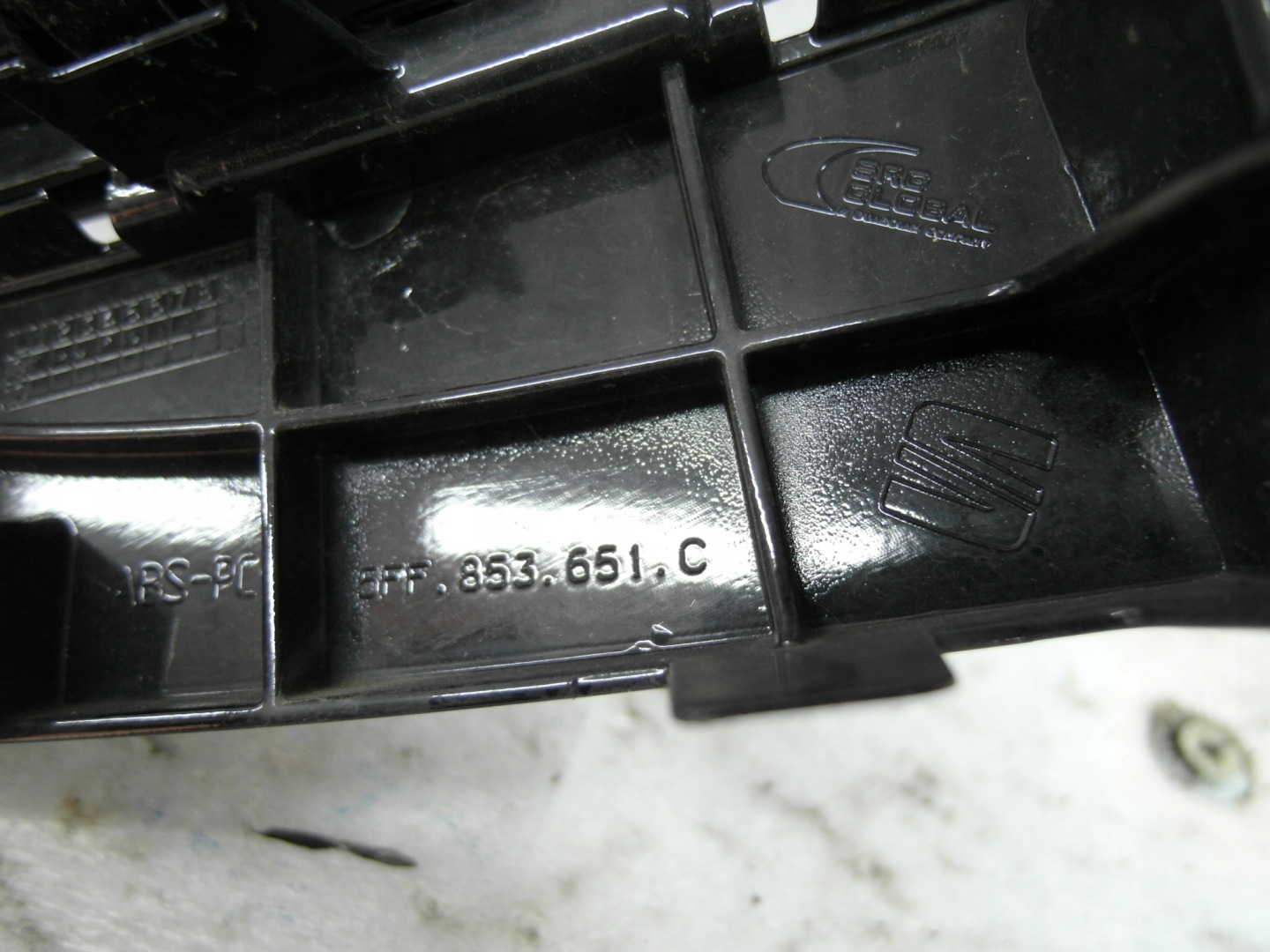 SEAT Formentor KM Kühlergrill FRONTGRILL Kühlergitter 5FF853651 - Thumbnail 10