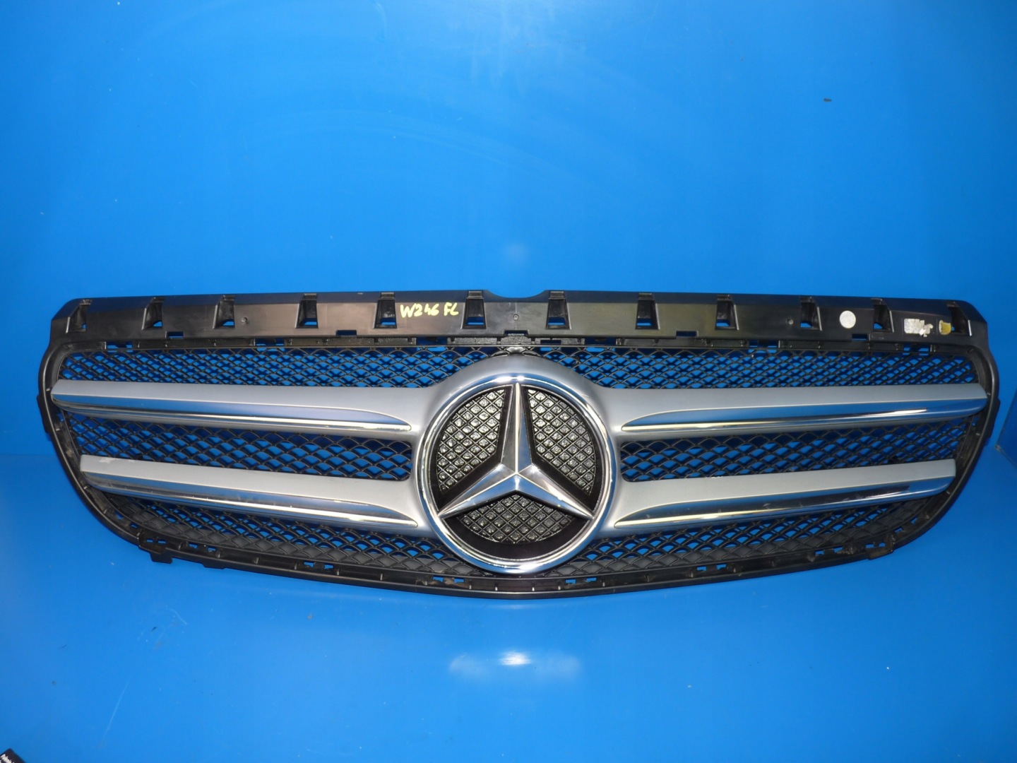 Mercedes-Benz B-Klasse W246 Kühlergrill FRONTGRILL Kühlergitter - Thumbnail 1
