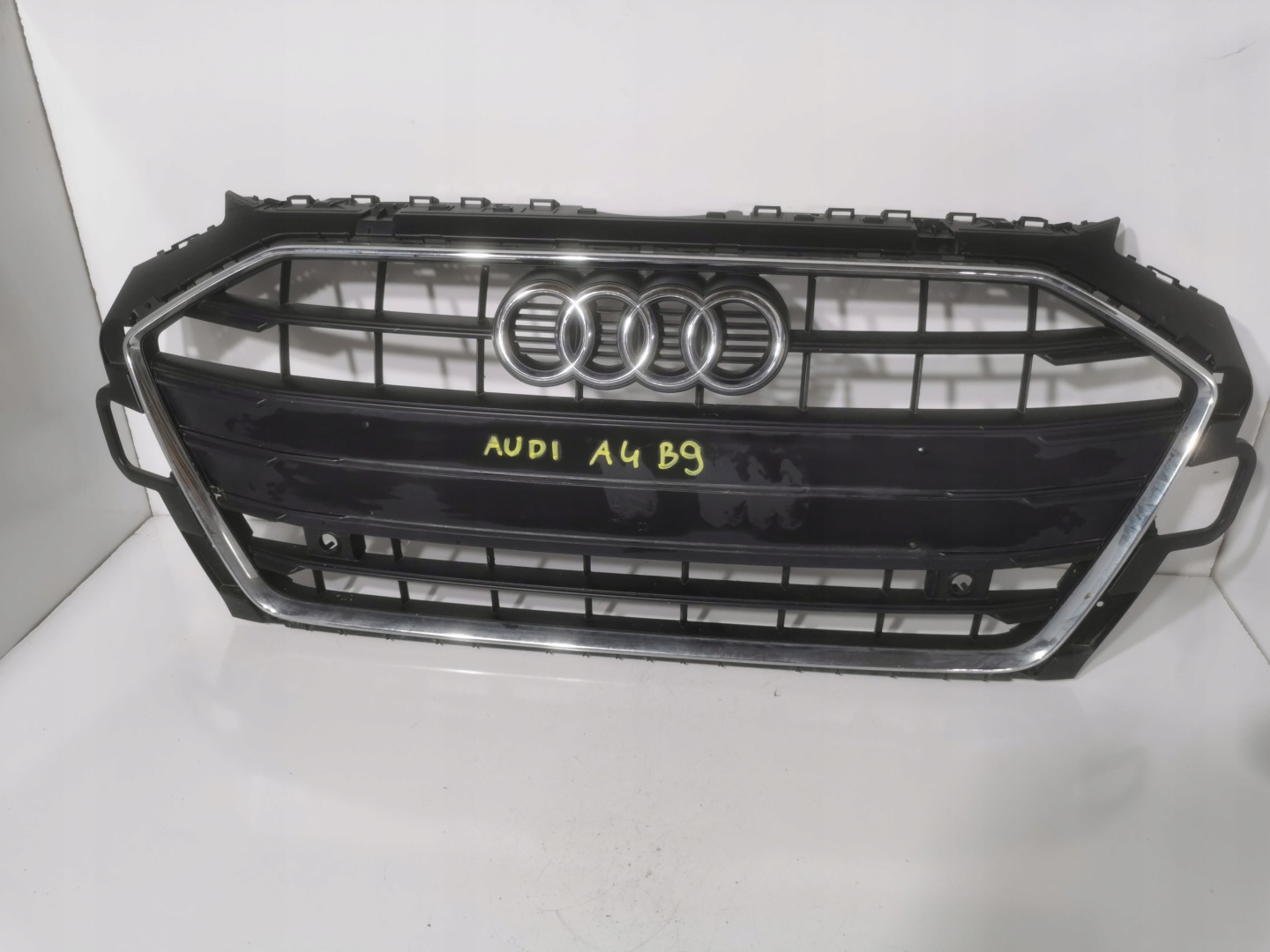 Audi A4 B9 Kühlergrill FRONTGRILL Kühlergitter - Thumbnail 1