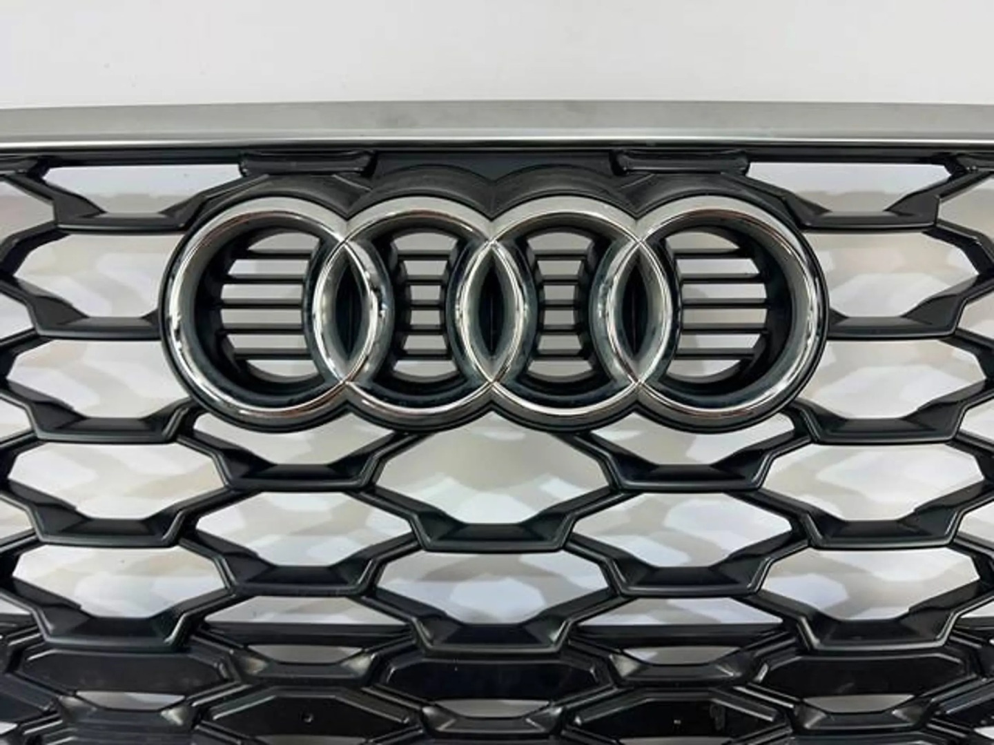 Audi Q3 Kühlergrill FRONTGRILL Kühlergitter 83F853651B - Thumbnail 9
