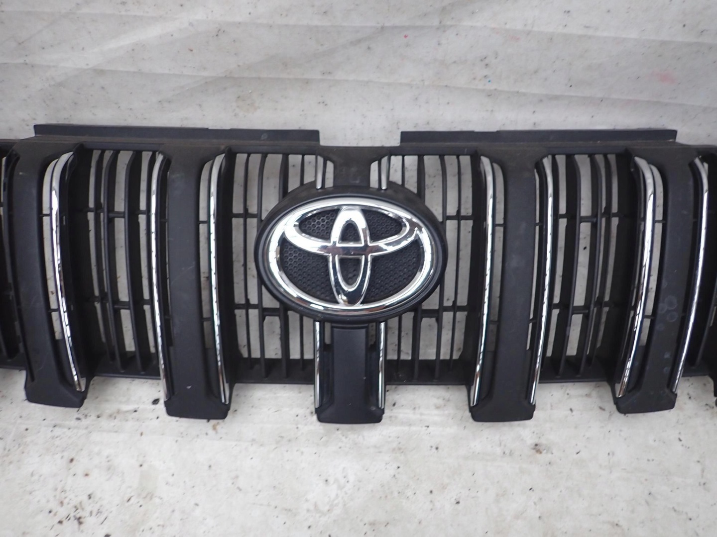 Toyota Land Cruiser J7/J9/J12/J15/J25 J15 Kühlergrill FRONTGRILL 5311160A61 - Thumbnail 5