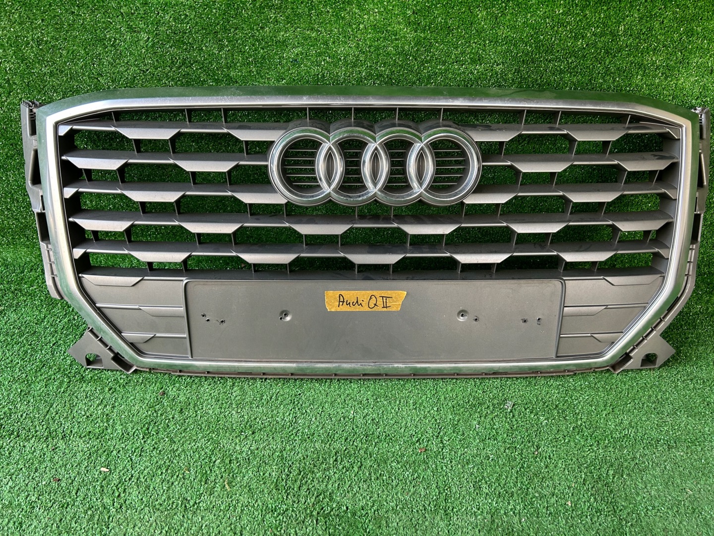 Audi Q2 Kühlergrill FRONTGRILL Kühlergitter - Thumbnail 1