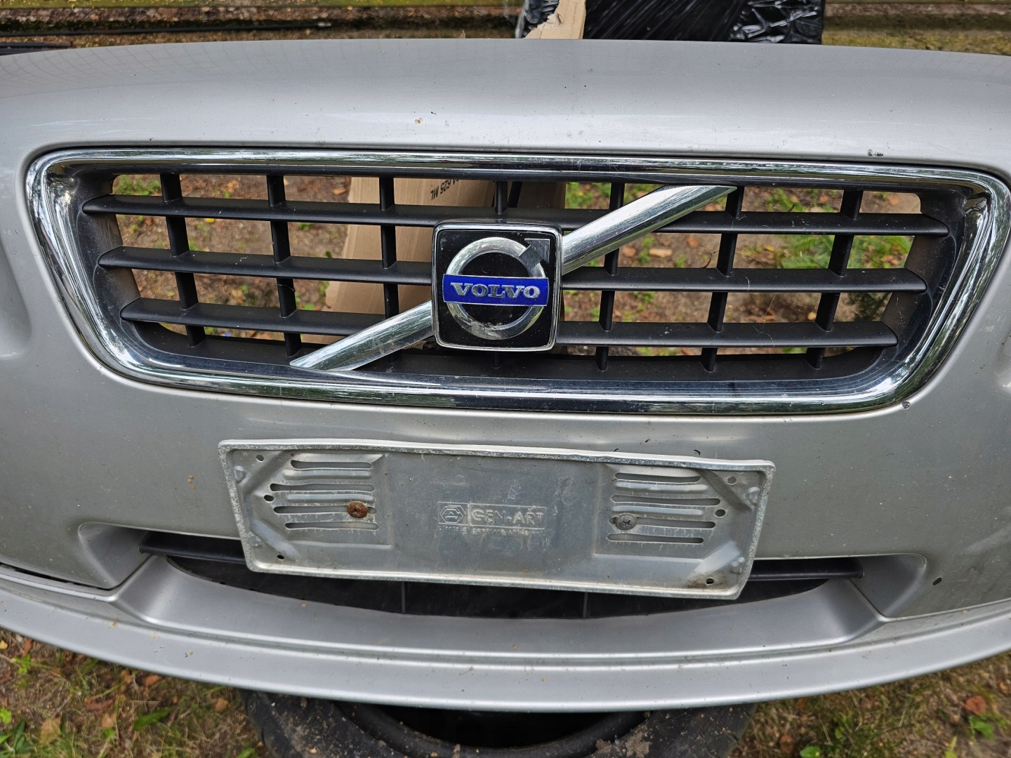 Volvo S60/V60 S60 Kühlergrill FRONTGRILL Kühlergitter 32132228 - Image 1
