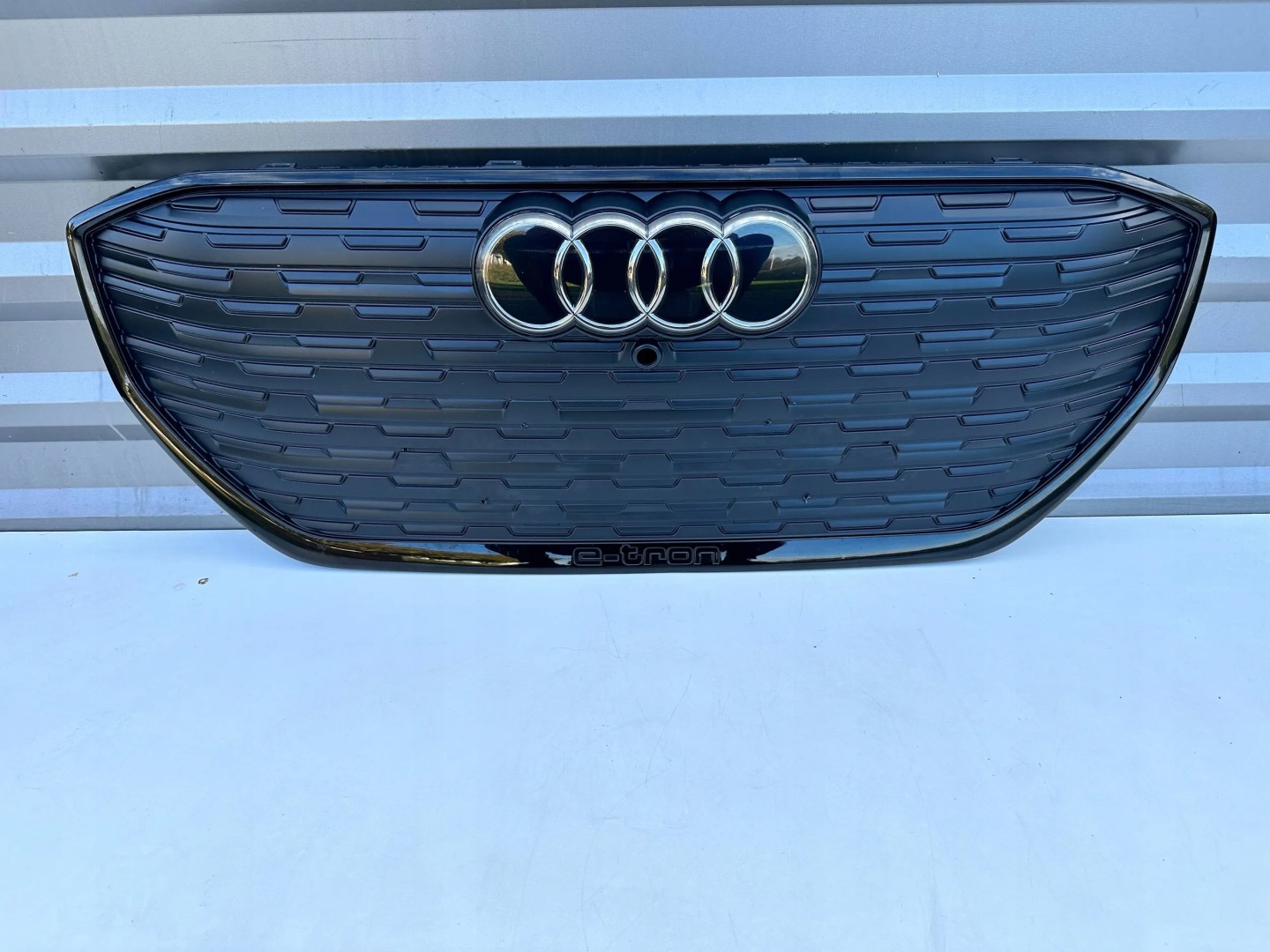 Audi e-tron Kühlergrill FRONTGRILL Kühlergitter - Thumbnail 1