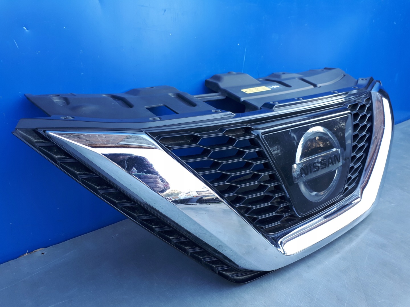 Nissan Qashqai J11 Kühlergrill FRONTGRILL Kühlergitter 62310HV00A - Thumbnail 2
