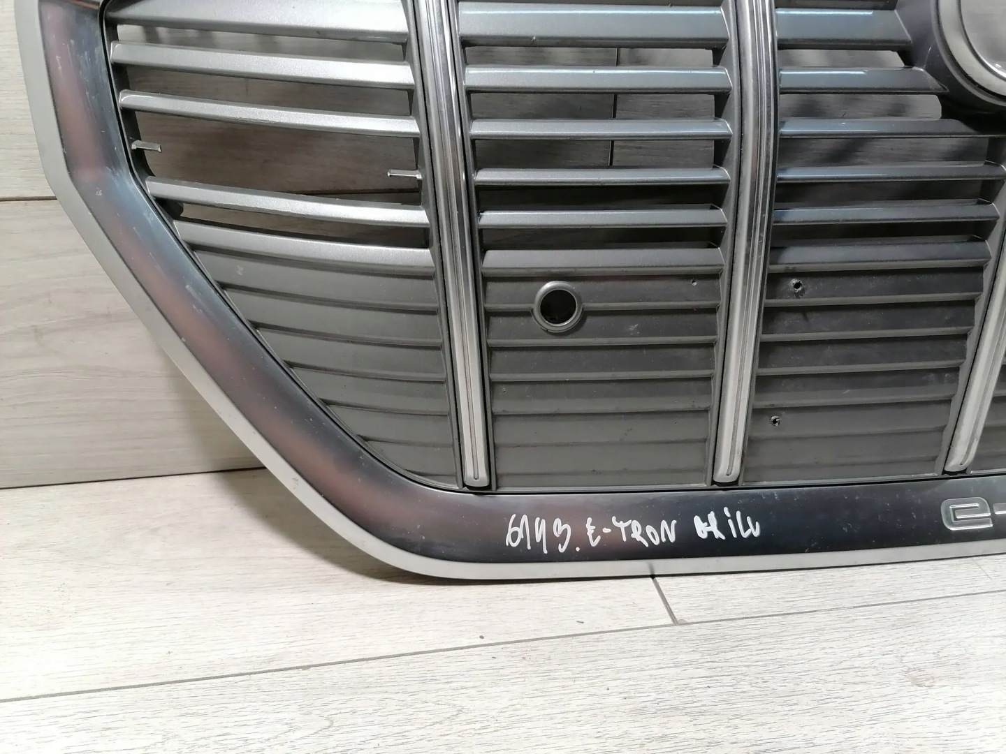 Audi e-tron Kühlergrill FRONTGRILL Kühlergitter 4KE853651 - Thumbnail 11