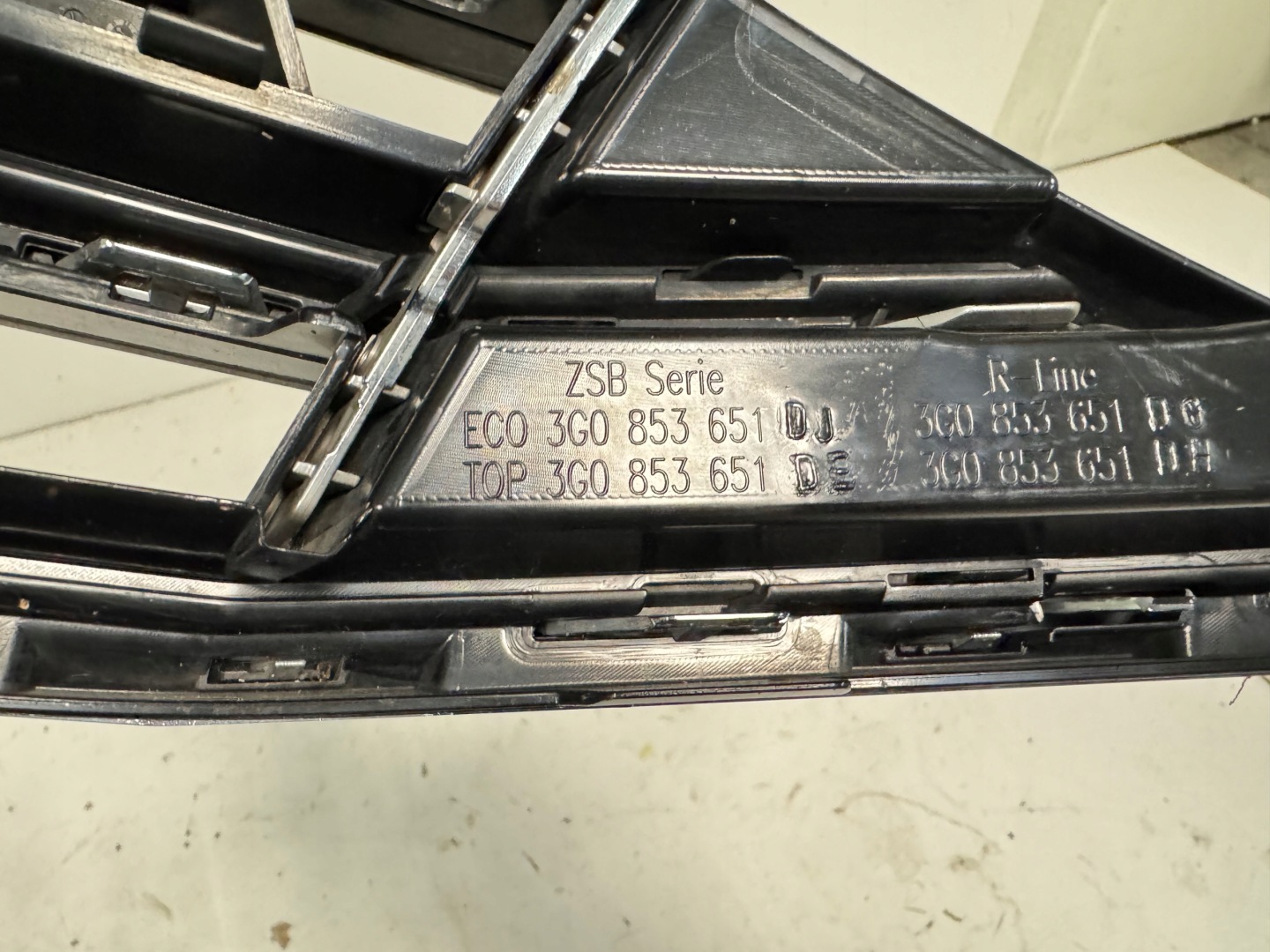 VW Passat B8 Kühlergrill FRONTGRILL Kühlergitter 3G0853651DG - Thumbnail 10