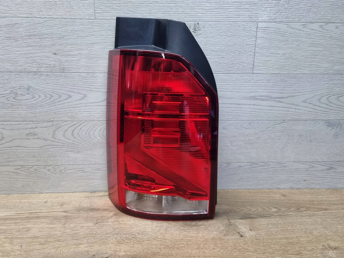 VW Transporter T6 Rückleuchte 7LA945095 Rearlamp - Thumbnail 1