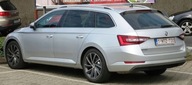 SKODA SUPERB 3 III KOMBI 15- ZDERZAK TYLNY CZARNY