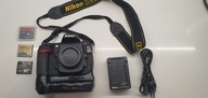 Lustrzanka Nikon D300 + grip + 3 karty CF - GUMY SIĘ NIE ODKLEJAJĄ