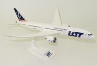 Model lietadla Boeing 787-9 Dreamliner LOT 1:200 PROMO!