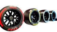 Model opony Pirelli F1 24 cm | Formuła 1 | Na ścianę | Dekoracja | Gadżet