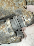 OPEL VIVARO A LIFT 2011r 2.5CDI caliper left front