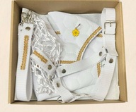 BIAŁY BOX Z AKCESORIAMI DLA HOBBY HORSE A3