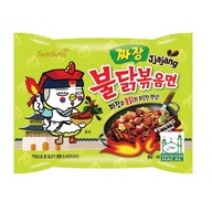 Makaron smażony Hot Chicken Jjajang 140g SamYang