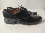 Pantofle, buty wizytowe KMK czarny lakier roz 33