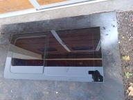 VW T5 window PRZESUWNA DRUGI RZAD left damaged