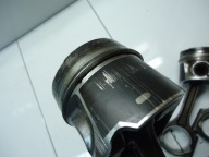 VOLVO S40 S60 V50 2.0 D3 D5204T3 Piston avec bielle