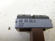 switch button of the window left Seat Ibiza III 07r.
