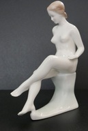 figurka porcelanowa, sygnowana Akt wys 22,5,dł-19cm
