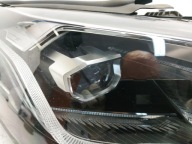 BMW U06 220d light right front RHD UK 5a42252