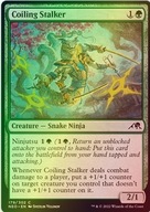 MTG Coiling Stalker, FÓLIA (NEO) - NM stav