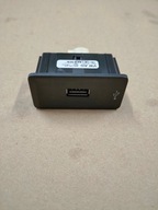 PASSAT B8 LEON III 5F 12- SLOT PORT USB VSTUP
