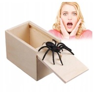 dowcip kawał sztuczny pająk w pudełku