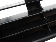 mřížka nárazníku střední předek AUDI A4 B5 8D0807683E