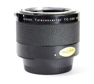Prevodník makro Nikon TC-200