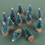 Sada 12 mini vianočných stromčekov