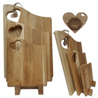 DOSKY NA KRÁJANIE V STOJANE SADA ELEGANTNÝCH DUBOVÝCH DOSIEK NA DARČEK