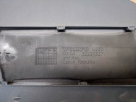 KLAPKA GNIAZDA LADOWANIA VOLVO XC40 C40 Farbe 728